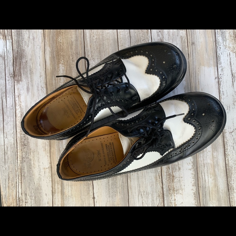 Dr. Martin black and white size 7